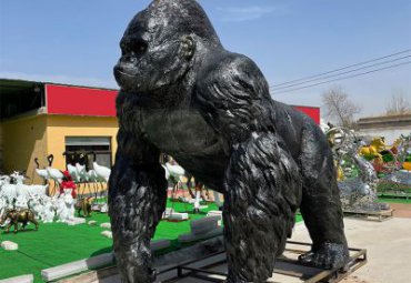 游乐园玻璃钢大型仿真动物猩猩雕塑