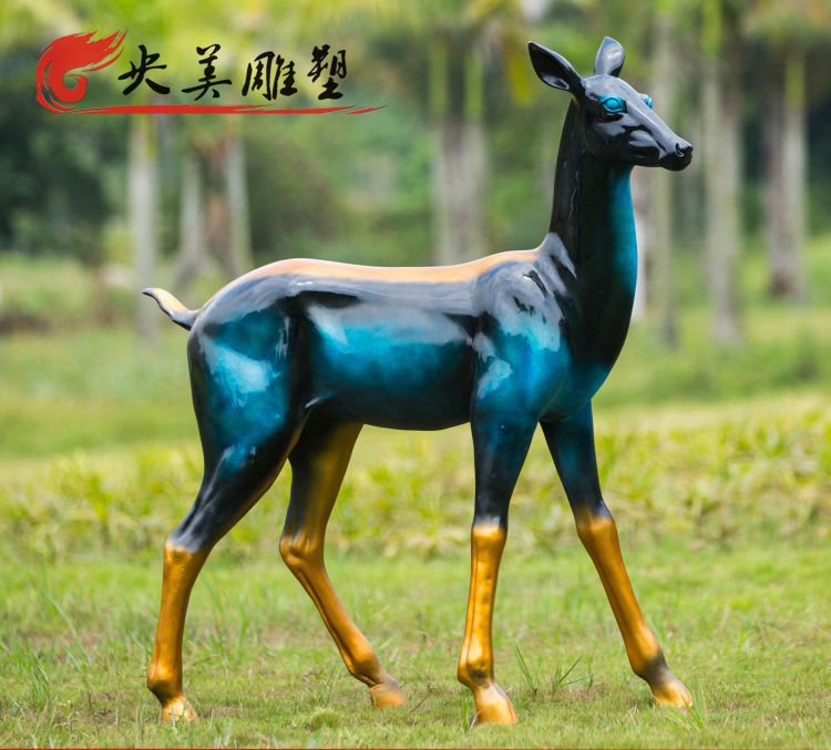 园林草坪玻璃钢抽象抛光梅花鹿母鹿雕塑图片 园林草坪玻璃钢抽象抛光梅花鹿母鹿雕塑图片