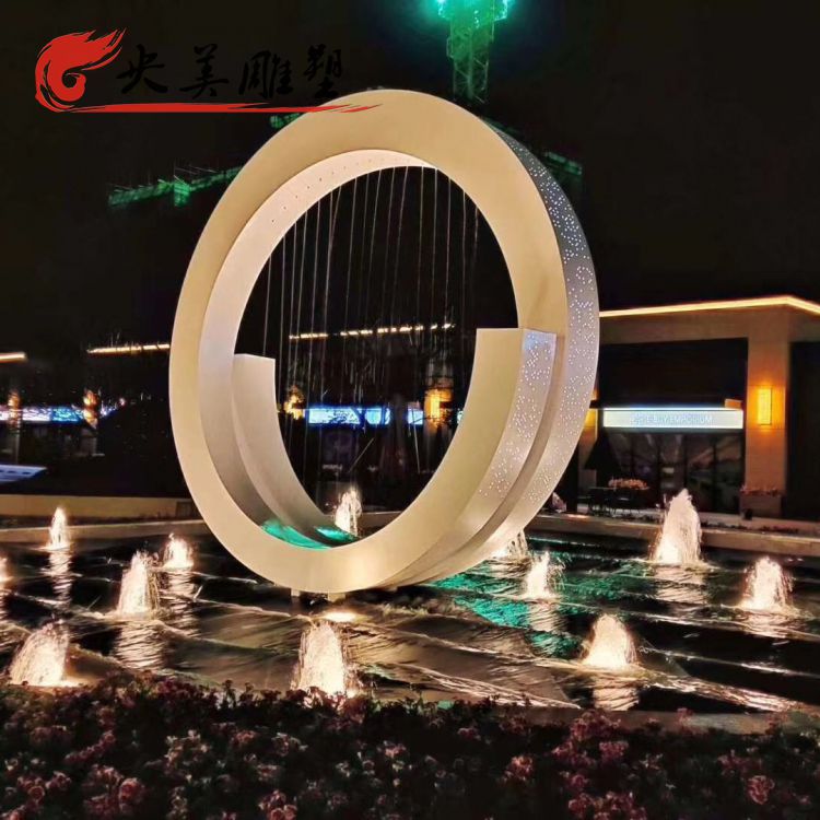 酒店小区水池摆放不锈钢创意流水圆环喷泉雕塑图片 酒店小区水池摆放不锈钢创意流水圆环喷泉雕塑图片