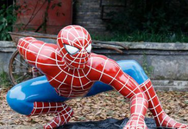 电影人物景观游乐场玻璃钢创意抽象蜘蛛侠雕塑