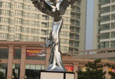 小区广场镜面不锈钢抽象西方天使女神人物雕塑
