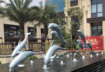 小区别墅水池摆放玻璃钢仿真跳跃海豚群海洋动物雕塑