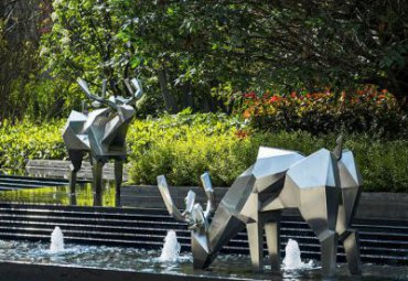 小区园林喷泉水池摆放不锈钢几何抽象鹿小品雕塑