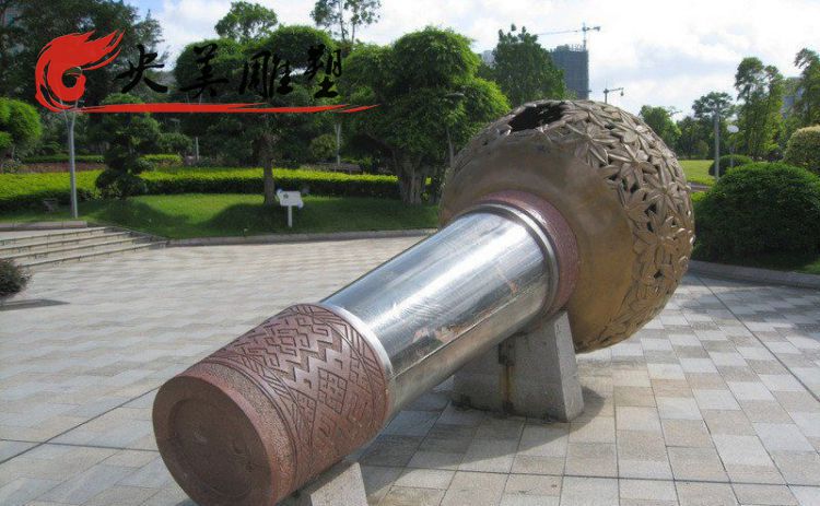 广场公园摆放创意不锈钢镂空话筒艺术景观雕塑图片