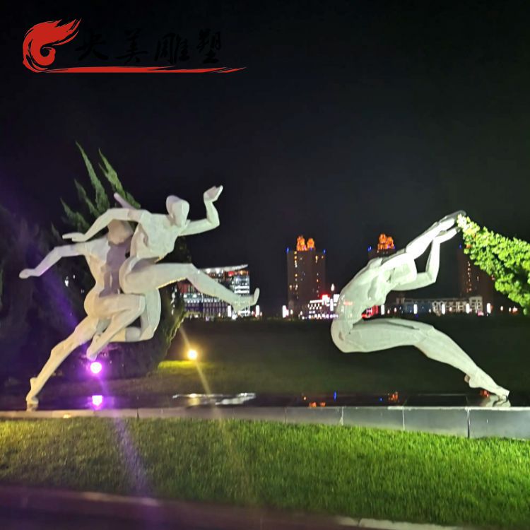 城市公园户外摆放玻璃钢抽象跳远运动人物雕塑图片