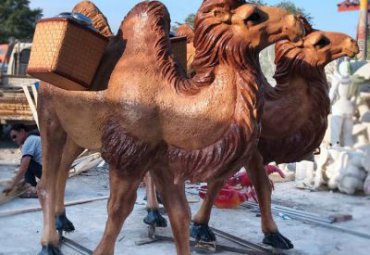 城市广场玻璃钢仿真动物景观骆驼雕塑