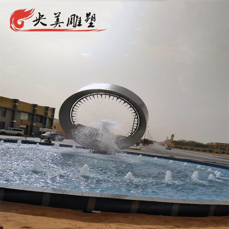 景点广场水池摆放创意不锈钢喷泉圆环雕塑图片 景点广场水池摆放创意不锈钢喷泉圆环雕塑图片