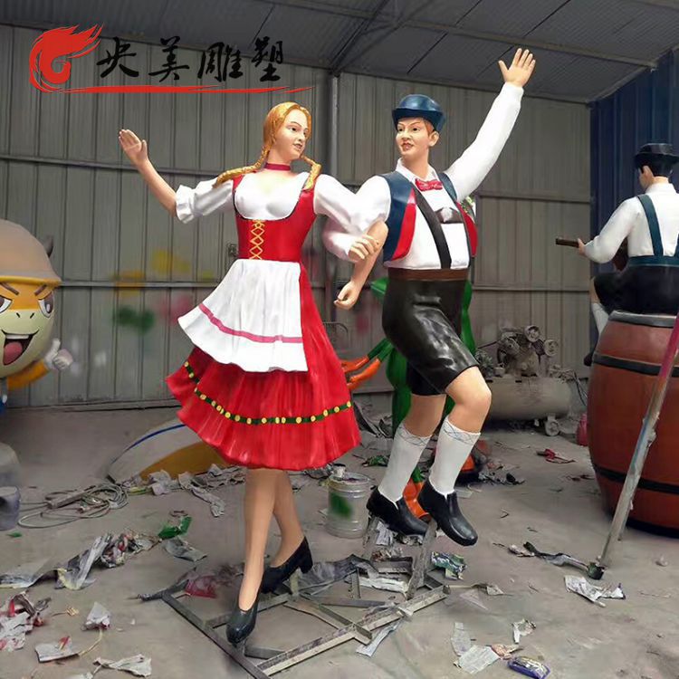 城市广场玻璃钢彩绘跳舞的人物景观小品图片 城市广场玻璃钢彩绘跳舞的人物景观小品图片