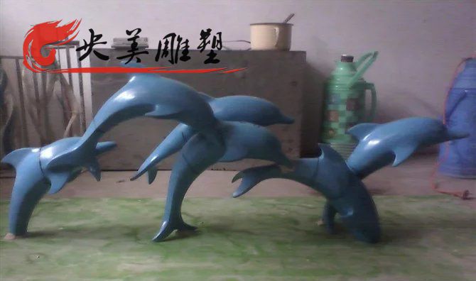 酒店小区园林水池摆放抽象玻璃钢跳跃海豚雕塑图片 酒店小区园林水池摆放抽象玻璃钢跳跃海豚雕塑图片