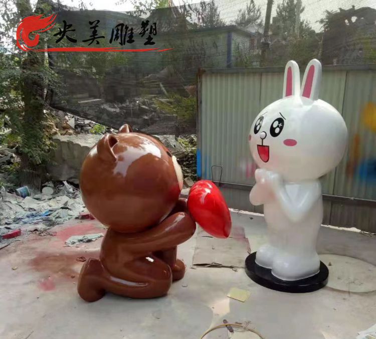 商场影院摆放玻璃钢卡通兔子公仔雕塑图片