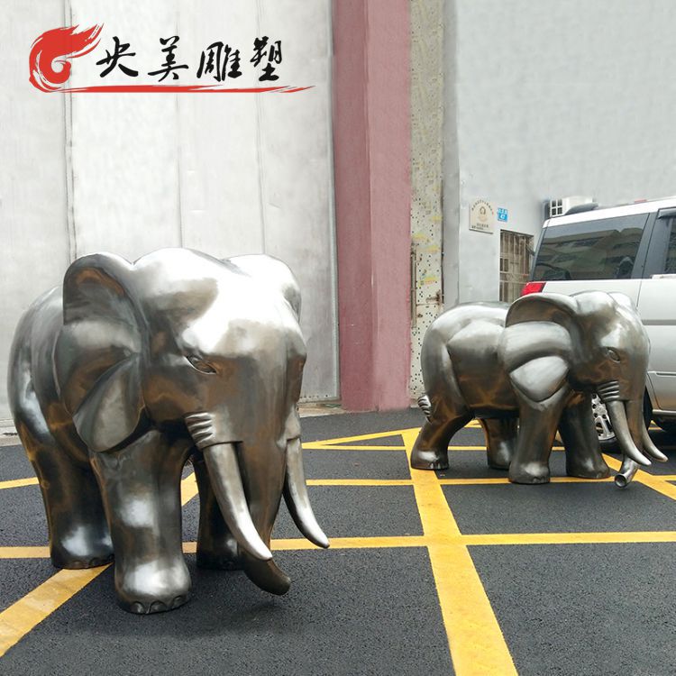城市街道创意不锈钢抽象大象雕塑图片 城市街道创意不锈钢抽象大象雕塑图片