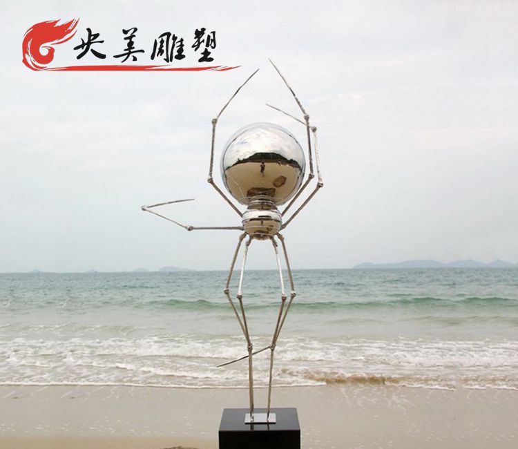 海边景观创意不锈钢镜面抽象蜘蛛摆件图片 海边景观创意不锈钢镜面抽象蜘蛛摆件图片