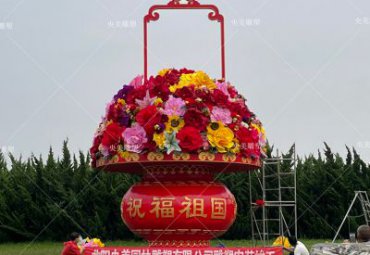 玻璃钢国庆大花篮雕塑—山西省临汾市临汾西站广场案例工程
