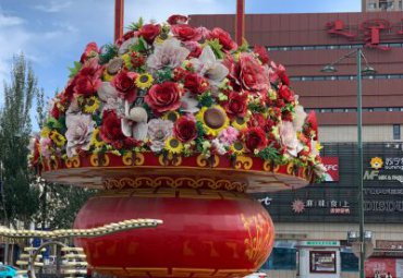 玻璃钢大花篮雕塑—内蒙古鄂尔多斯市万达广场案例工程