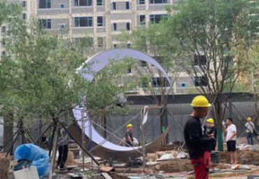 不锈钢月亮雕塑-吉林省长春市万科翠湖春晓案例工程